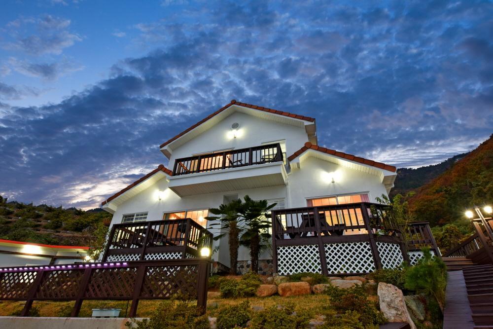 Namhae Bluemare Pension Εξωτερικό φωτογραφία